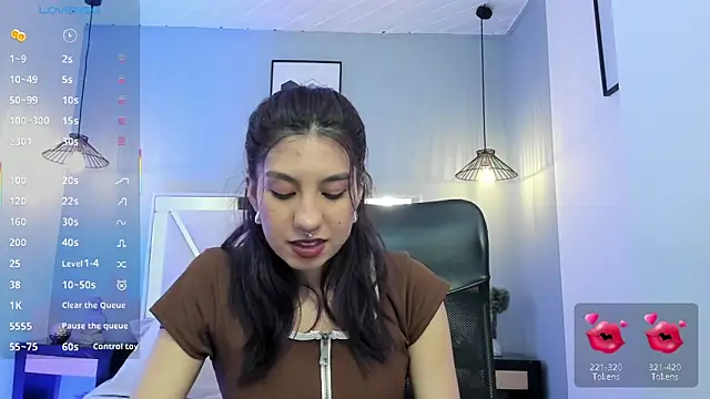 zoe-moreau online show from March 4, 7:43 pm