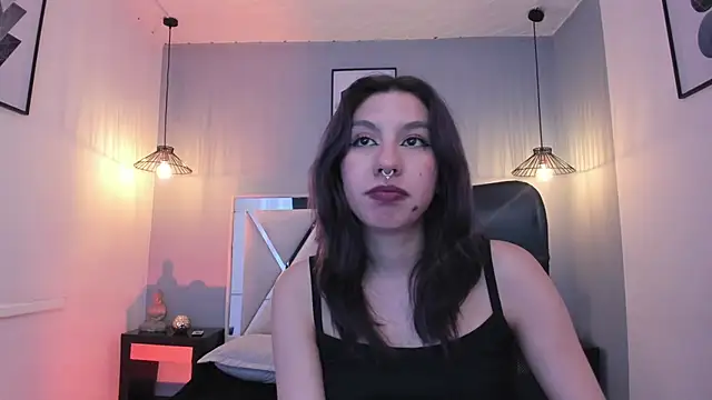 zoe-moreau online show from February 9, 9:02 pm