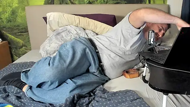 chubbydaddybearluka online show from December 4, 4:11 am