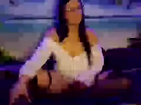 Bya hootgyrl1 online show from November 3, 7:39 pm