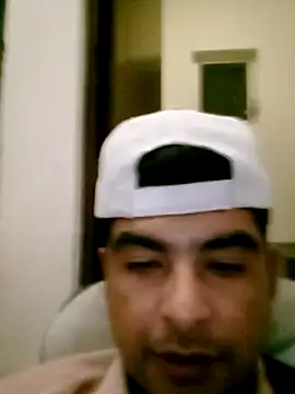 Snapshot of Yerackhip chatting on November 25, 10:15 am Yerackhip online show from November 25, 10:15 am