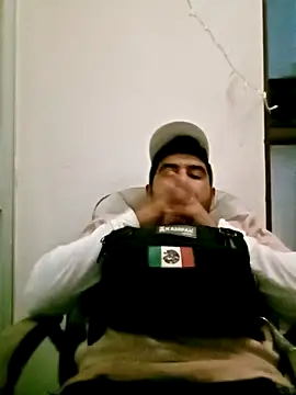 Snapshot of Yerackhip chatting on December 1, 7:09 am Yerackhip online show from December 1, 7:09 am