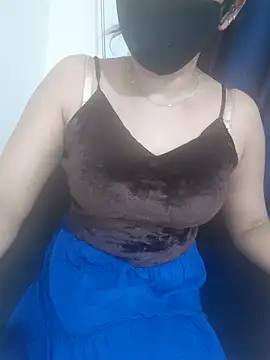 Aarti909090 online show from May 7, 2:20 pm