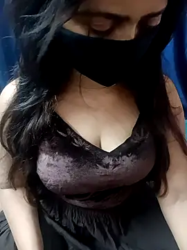 Aarti909090 online show from February 22, 2:41 pm