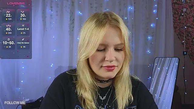 Mila wxw online show from December 18, 1:48 pm