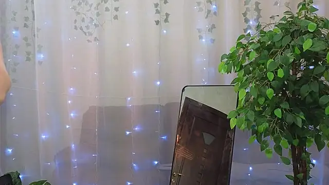 Mila wxw online show from November 10, 12:10 pm