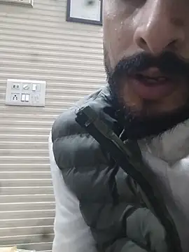 Snapshot of sexychd chatting on December 18, 5:12 am sexychd online show from December 18, 5:12 am