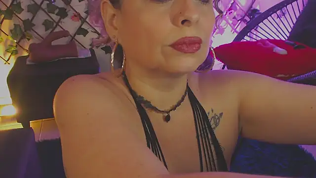 Snapshot of katjohanna chatting on July 1, 4:24 am katjohanna online show from July 1, 4:24 am