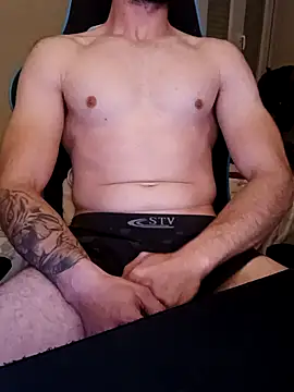 Snapshot of alberto_g93 chatting on December 14, 2:29 am alberto g93 online show from December 14, 2:29 am