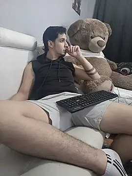 Theo Lightwood online show from November 8, 1:58 pm