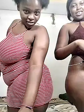 SweetSavage18 online show from December 3, 8:19 pm