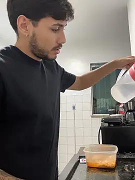 meninadeparis online show from March 11, 1:10 am