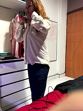 Snapshot of meninadeparis chatting on November 11, 3:12 am meninadeparis online show from November 11, 3:12 am