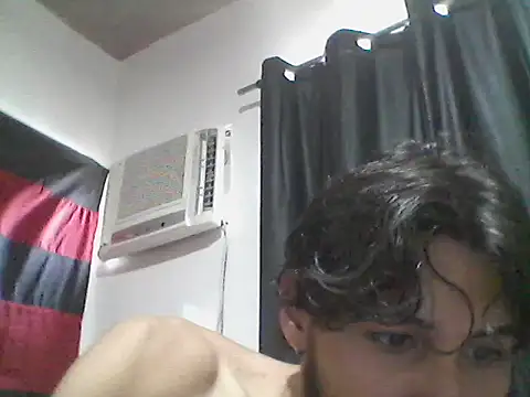 Snapshot of meninadeparis chatting on November 10, 2:44 pm meninadeparis online show from November 10, 2:44 pm