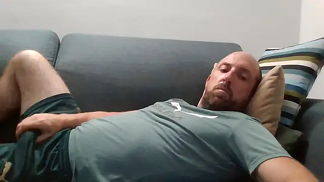 Snapshot of luca_beech88 chatting on June 23, 6:28 pm luca beech88 online show from June 23, 6:28 pm