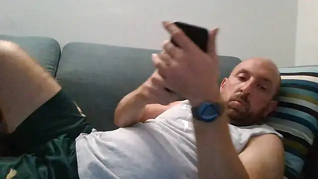 Snapshot of luca_beech88 chatting on July 13, 6:18 pm luca beech88 online show from July 13, 6:18 pm