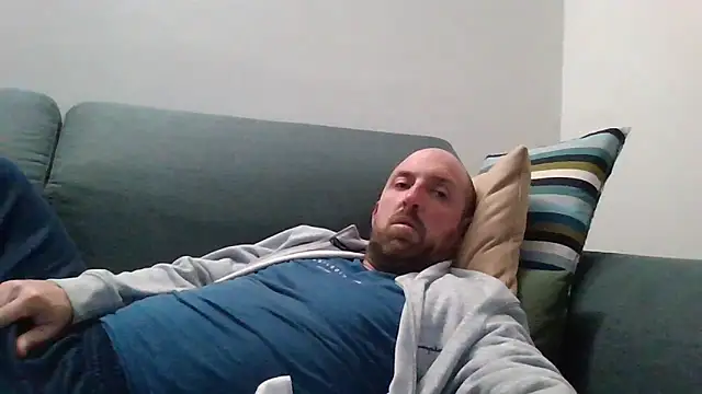 luca beech88 online show from April 22, 6:25 pm