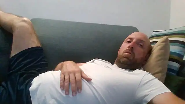 Snapshot of luca_beech88 chatting on June 19, 7:52 pm luca beech88 online show from June 19, 7:52 pm