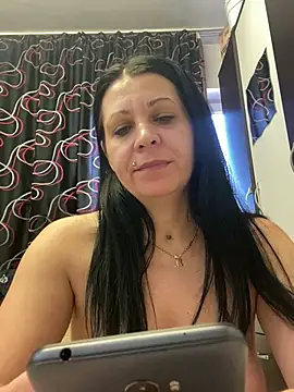 Snapshot of SugarDiamonds chatting on March 7, 9:18 am SugarDiamonds online show from March 7, 9:18 am