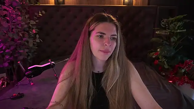 DanielaReign online show from April 2, 5:58 am