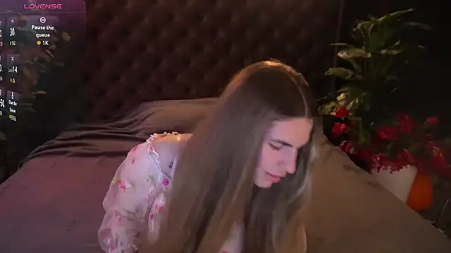 DanielaReign online show from April 15, 1:15 pm