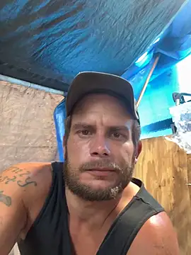 bkuterbach2015 online show from April 17, 6:44 pm