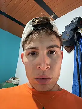 Snapshot of AlexanderBianchi2 chatting on November 7, 2:54 pm AlexanderBianchi2 online show from November 7, 2:54 pm