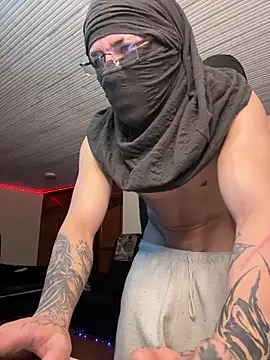 Snapshot of kenshintr chatting on November 6, 5:44 am kenshintr online show from November 6, 5:44 am