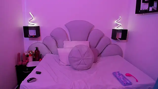 Emmily-sweet online show from April 29, 8:59 pm