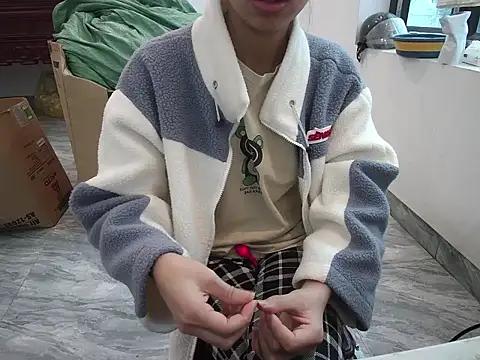 Snapshot of ---Lusi03--- chatting on December 17, 12:48 am ---Lusi03--- online show from December 17, 12:48 am