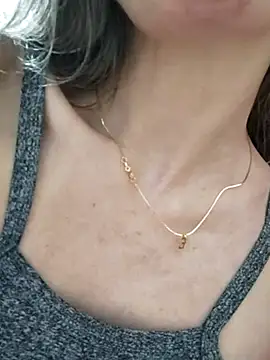 Melzinhasweet online show from November 24, 9:15 pm