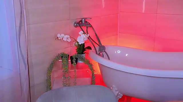 WICKEDEMBER online show from March 11, 1:21 am