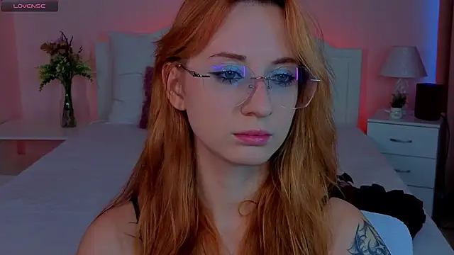 Snapshot of WICKEDEMBER chatting on June 30, 1:38 am WICKEDEMBER online show from June 30, 1:38 am