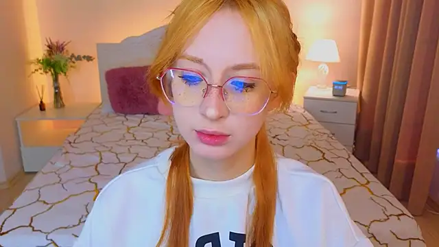 WICKEDEMBER online show from March 3, 2:07 am