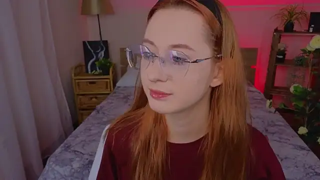 WICKEDEMBER online show from April 10, 2:18 am