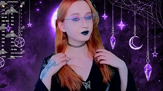 WICKEDEMBER online show from April 11, 7:45 am