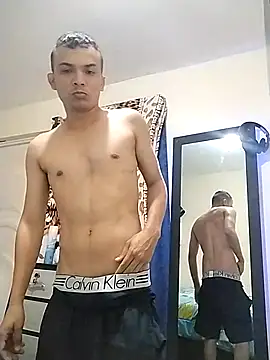 Snapshot of Luisadonis2015 chatting on November 3, 7:39 pm Luisadonis2015 online show from November 3, 7:39 pm