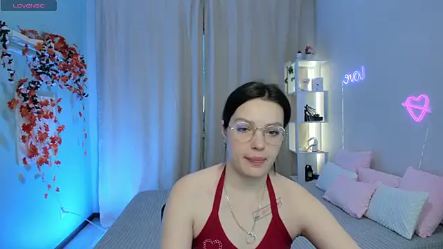 Snapshot of Karina_Kellyy chatting on November 8, 1:53 am Karina Kellyy online show from November 8, 1:53 am