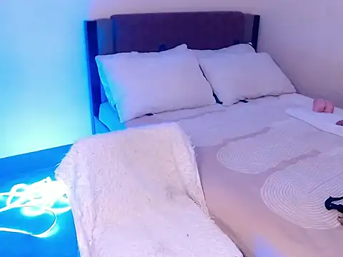 squirterts online show from December 20, 1:36 pm