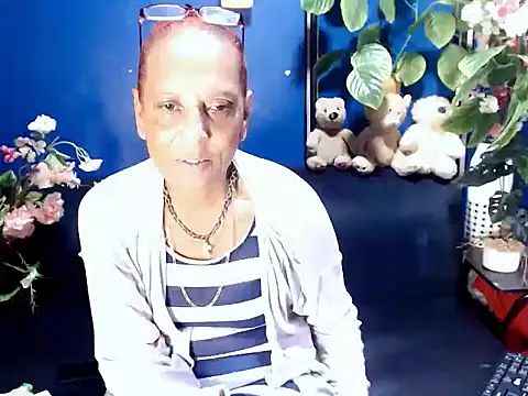 Snapshot of Hot_queen57 chatting on December 18, 4:33 pm Hot queen57 online show from December 18, 4:33 pm