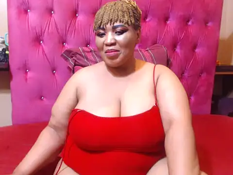 HUGE BUSTY EBONY online show from April 24, 5:26 pm