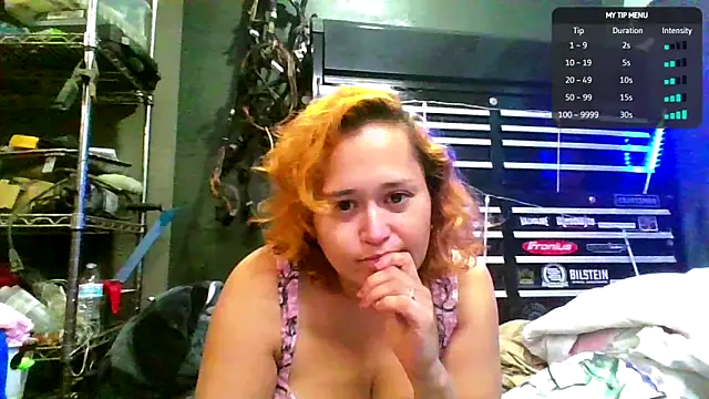 Snapshot of Eclipsedice chatting on December 13, 8:37 pm Eclipsedice online show from December 13, 8:37 pm