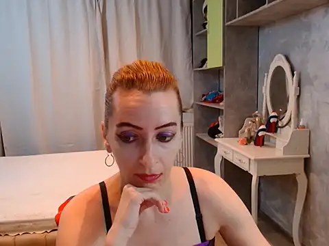 AnneDevrim online show from November 29, 6:46 am