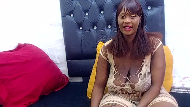 AUGUSTBLOOMxx online show from December 3, 3:44 pm