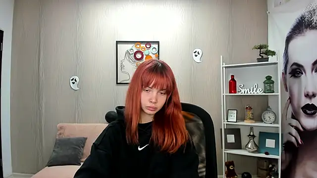 Snapshot of OlyviaBella chatting on November 4, 1:26 pm OlyviaBella online show from November 4, 1:26 pm