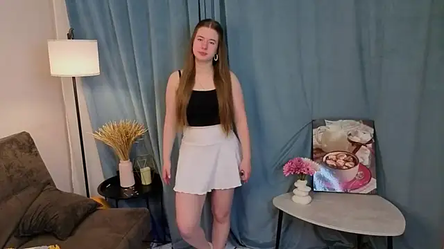 MowasaBritten online show from December 5, 3:43 pm