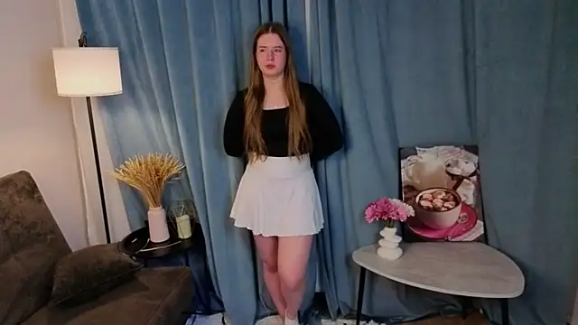 MowasaBritten online show from December 4, 4:06 pm