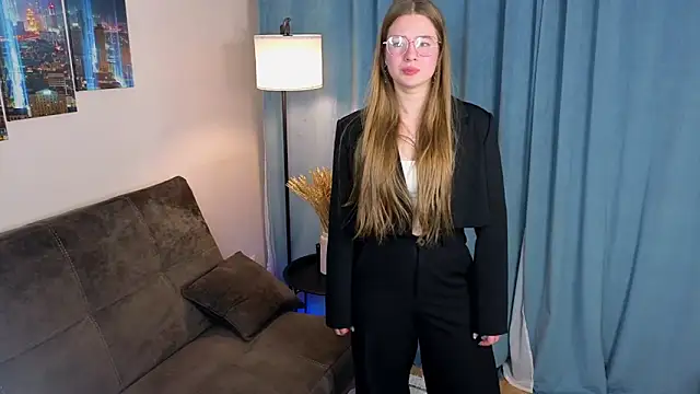 MowasaBritten online show from November 12, 1:59 pm