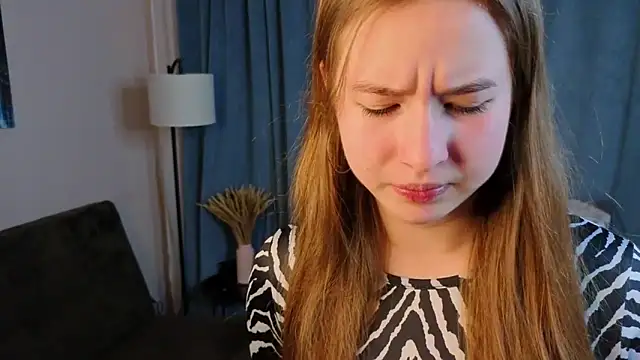 MowasaBritten online show from December 18, 3:27 pm