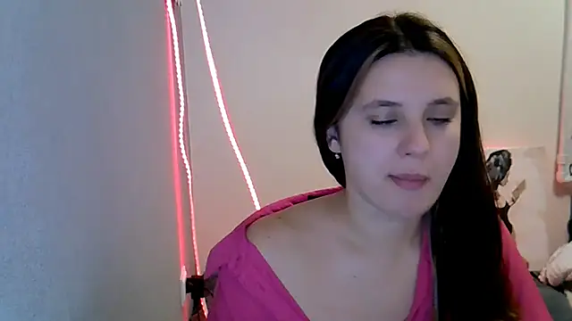 KiraHoney online show from January 9, 8:05 pm